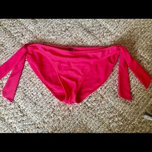 Bikini bottom in pink/red by Milena in medium